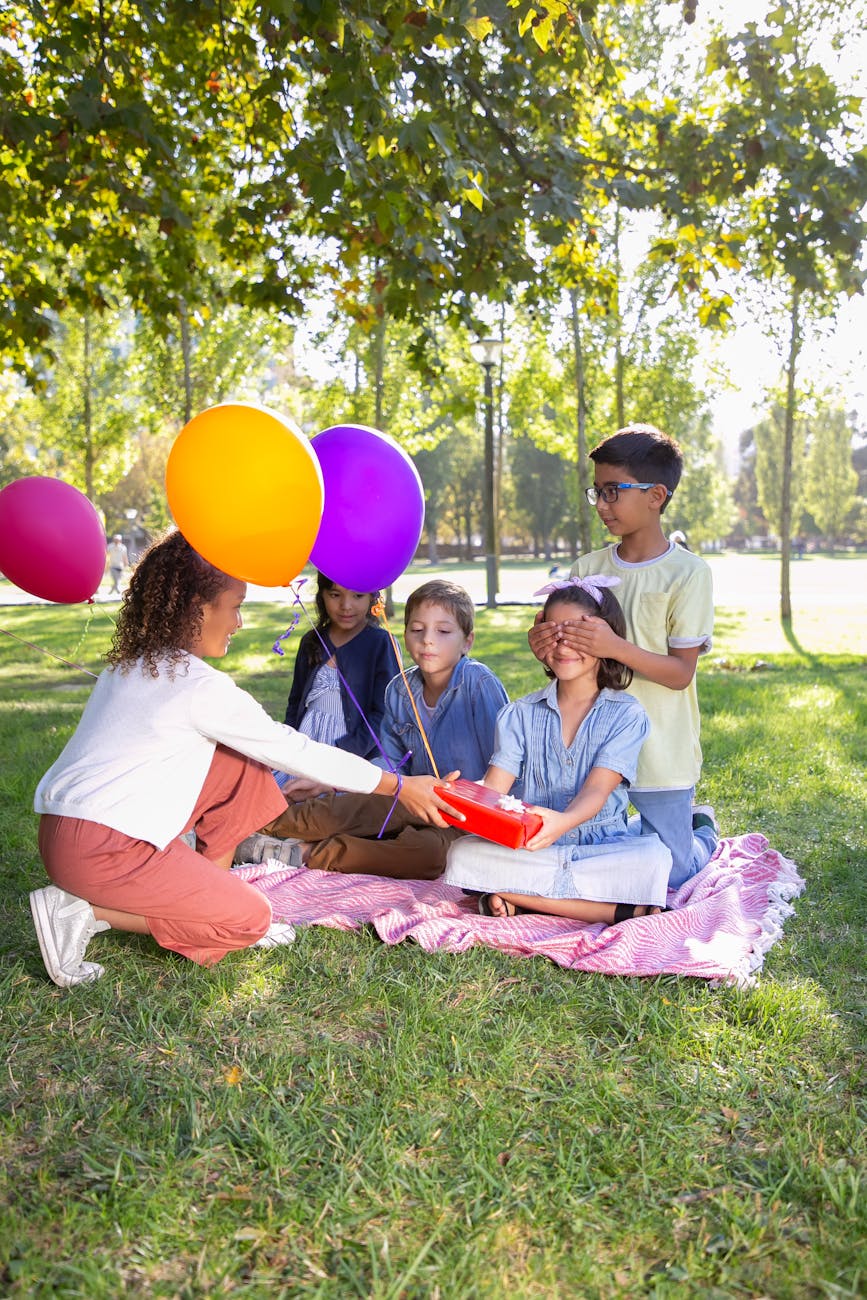 Denmark | ChatGPT mentioned: Her er en række personlige gaveidéer til børn på Børnedag – med fokus på oplevelser og aktiviteter, ... | Angles: Children's Day Gift Guide