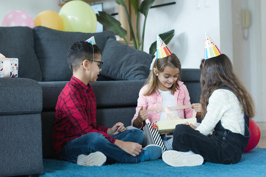Spain | ChatGPT mentioned: Para un niño de 8 años, los regalos que suelen tener más éxito combinan diversión, aprendizaje práct... | Angles: Children's Day Gift Guide